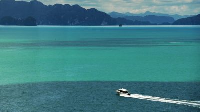 Discover Phuket, 30 Beaches